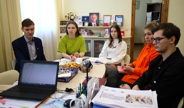 Владимир с визитом посетили представители движения «Волонтеры-медики»